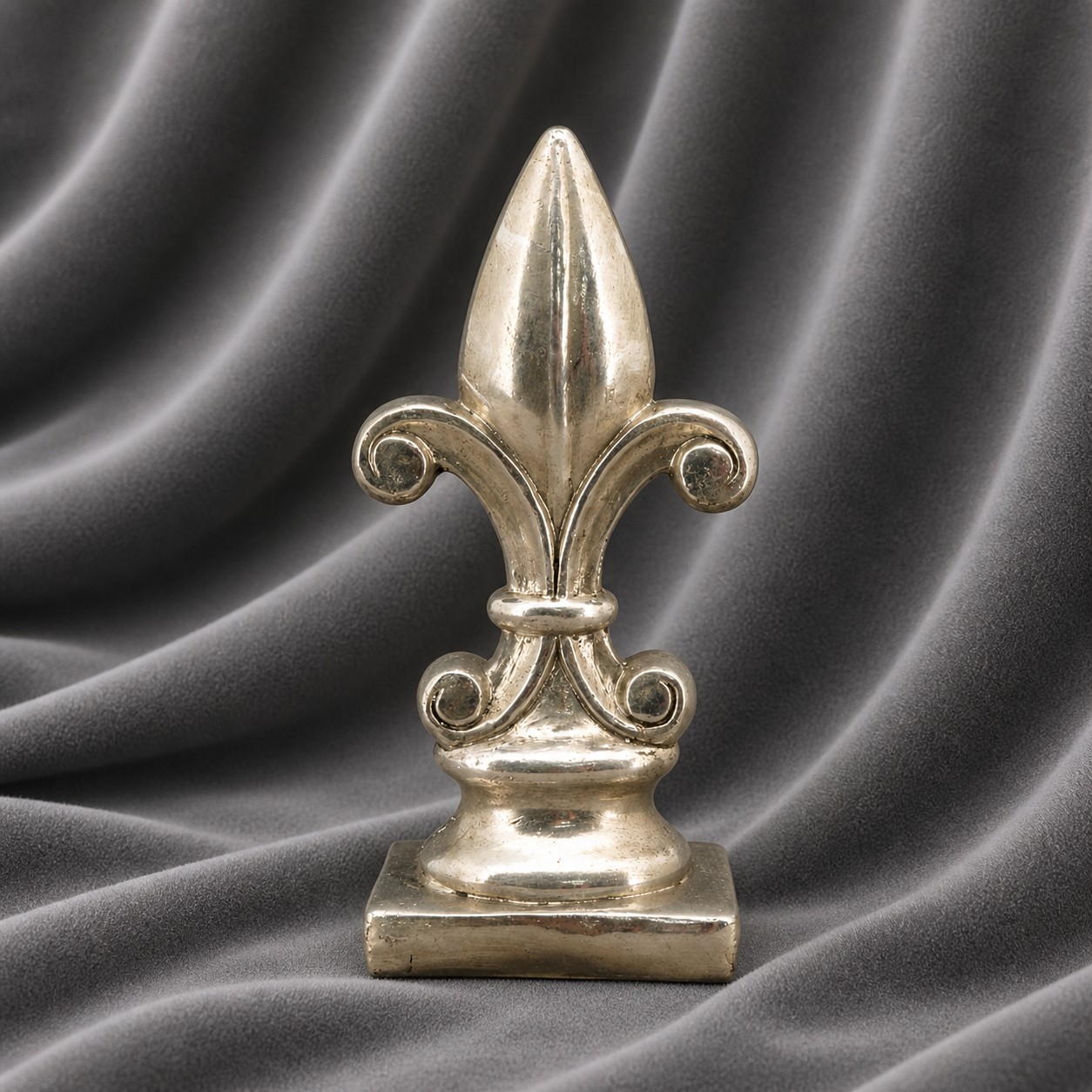 Lilie ArgenT, silber, Polyresin, 15,5x11x32 cm