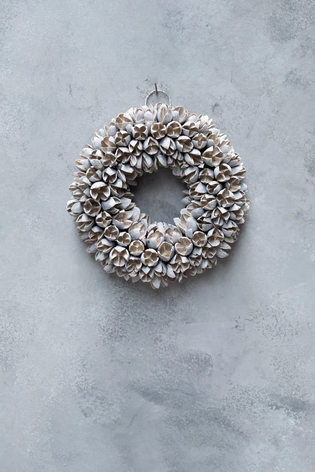Bakuli wreath Sandstone 