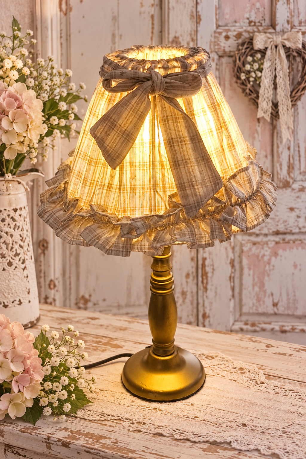 Clayre & Eef Lampe mit Gold Fuß und Schirm Toupe ca.40cm